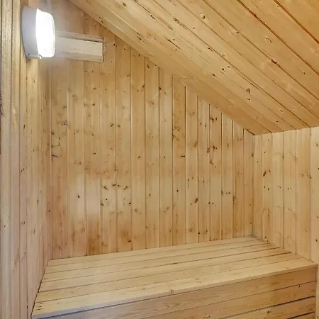 Amazing In With Private Swimming Pool, Be Inside Or Outside