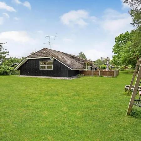 Amazing In With Private Swimming Pool, Be Inside Or Outside